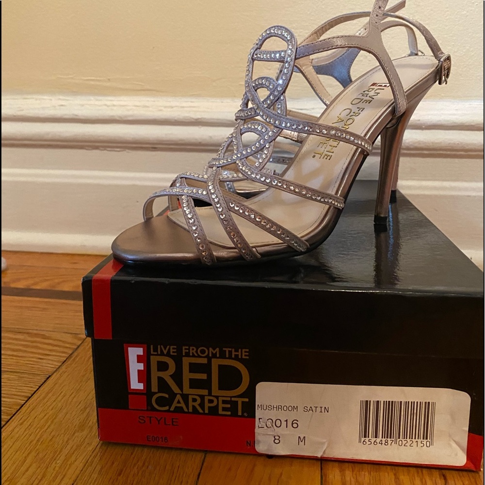 LIVE FROM THE RED CARPET BEAUTIFUL SANDALS WITH HEEL